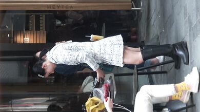 大型商务中心一路跟踪抄底多位极品高跟美少妇⭐你没见过的各种骚丁完美呈现2 (5)